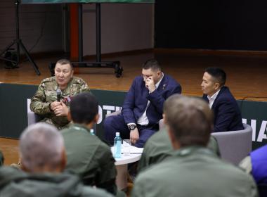 Участники финала соревнований «Путь ВОИНа» встретились с Героями России