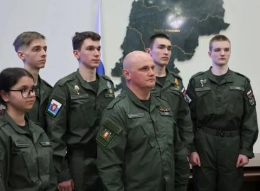 Вручение знаков различия курсантам Центра «ВОИН» в Свердловской области